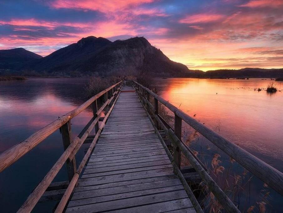 Crossing Home - Zentrum Iseo Buitenkant foto